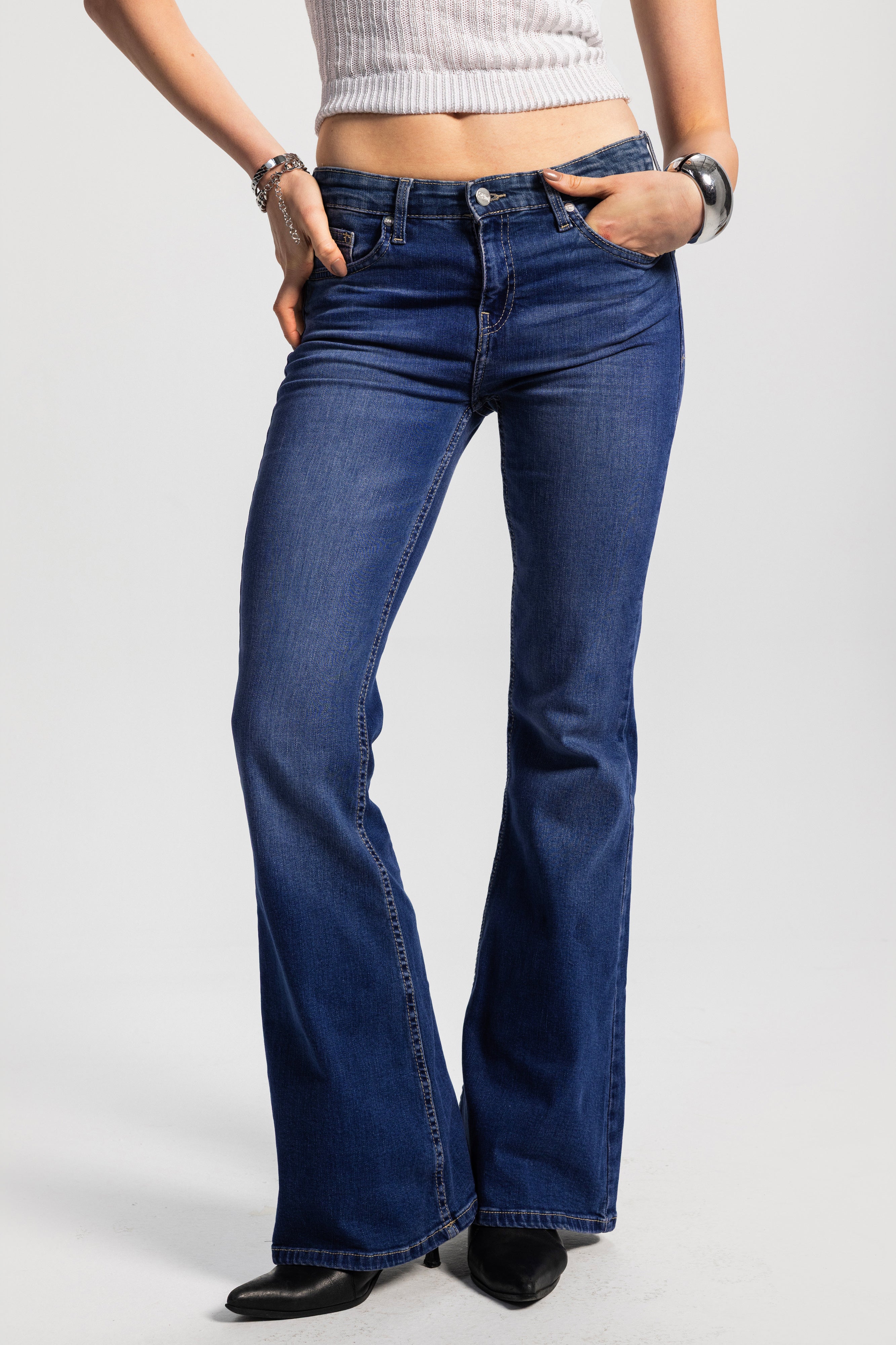 Flare – Low-Waist Dark Blue Jeans